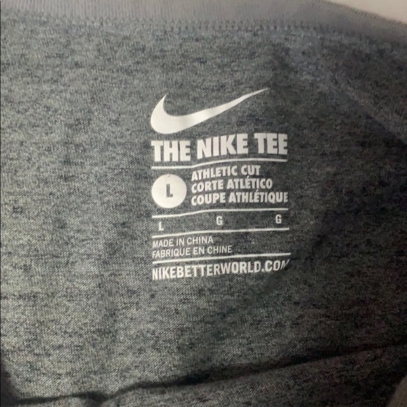 Gray Nike shirt - Picture 2 of 2